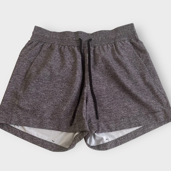 Lululemon Spring Break Away Short II *3" SZ 6 - Picture 3 of 5